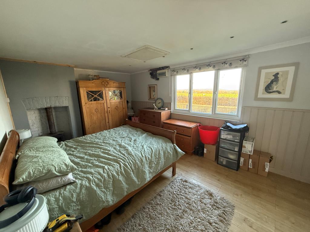 Lot: 43600 - DETACHED BUNGALOW WITH PLANNING FOR ADDITIONAL HOLIDAY LET - Bedroom